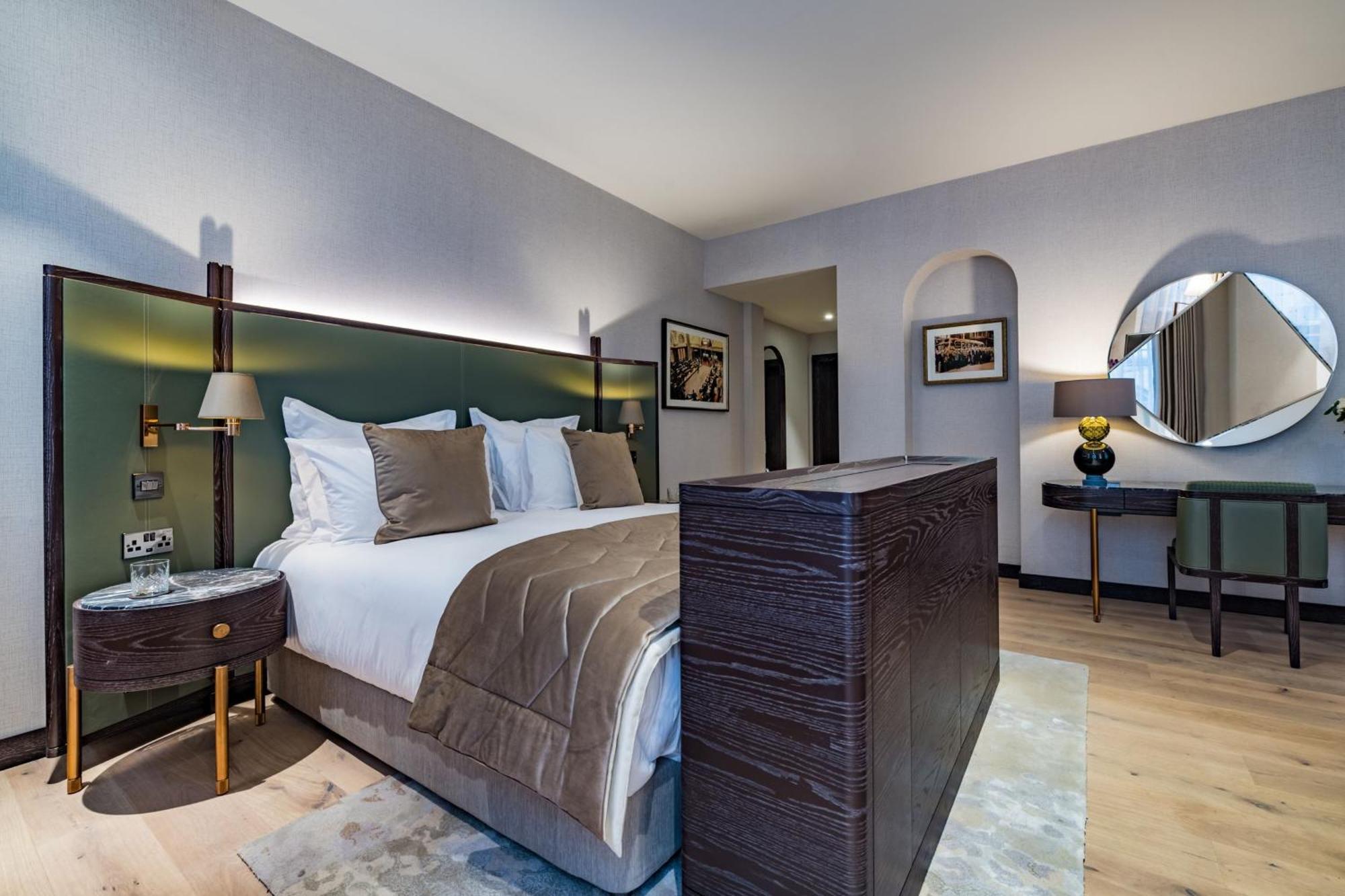 Stock Exchange Hotel, Manchester, Autograph Collection Экстерьер фото A bedroom at The Ivy Collection