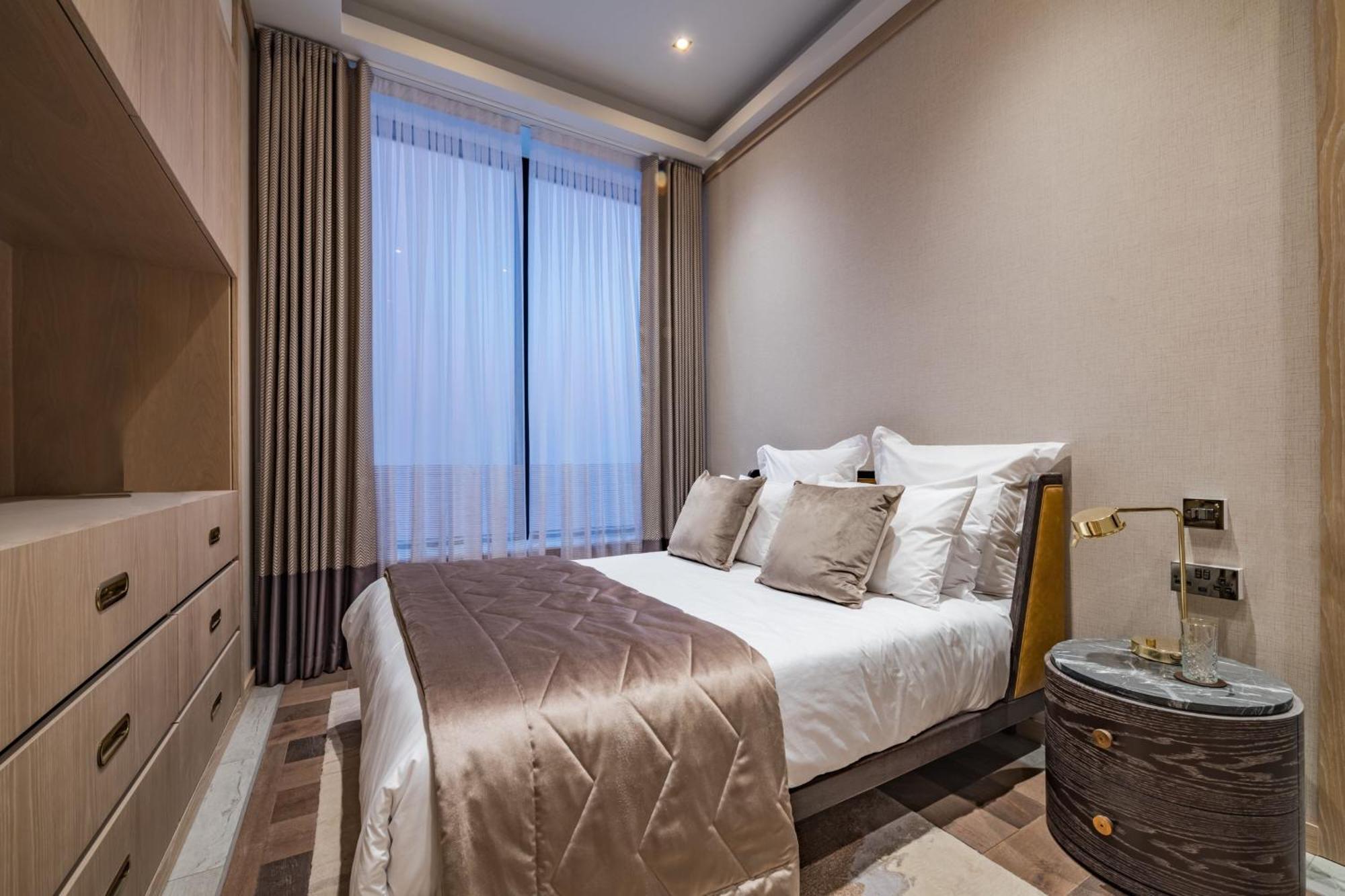 Stock Exchange Hotel, Manchester, Autograph Collection Экстерьер фото A bedroom at The Ritz London