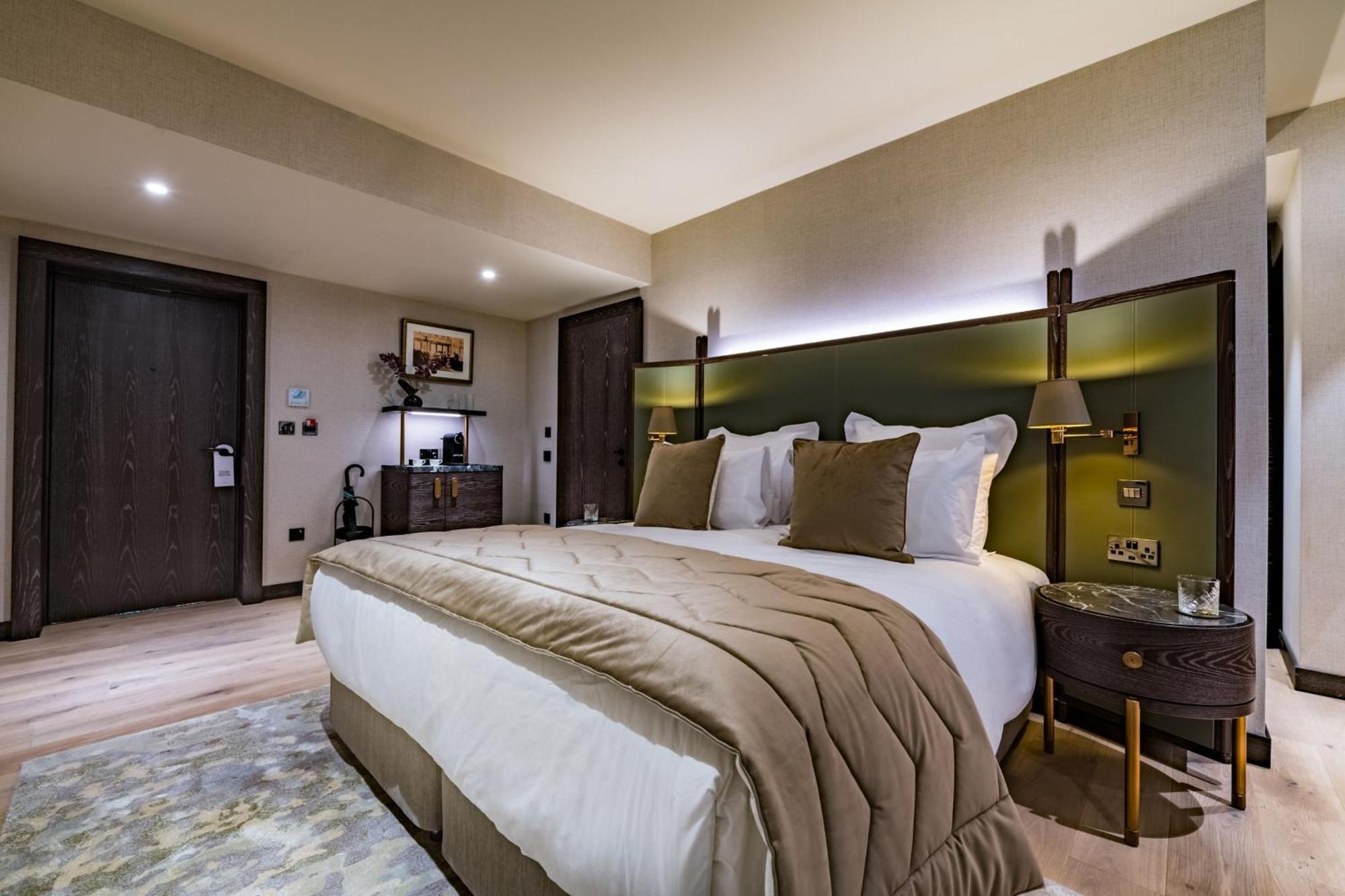 Stock Exchange Hotel, Manchester, Autograph Collection Экстерьер фото A bedroom at The Ivy Collection, St John's Wood