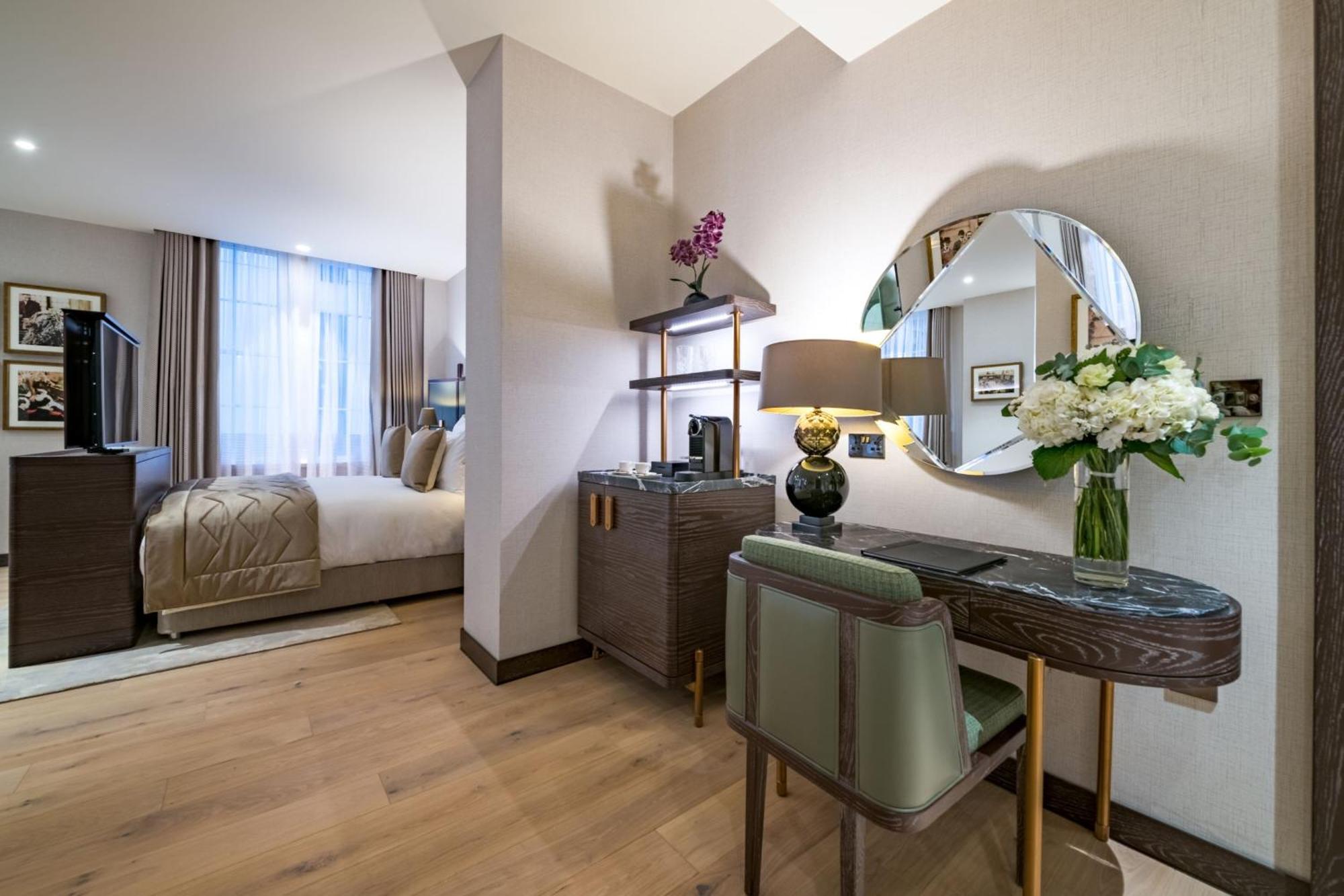 Stock Exchange Hotel, Manchester, Autograph Collection Экстерьер фото A bedroom at The Ivy Collection