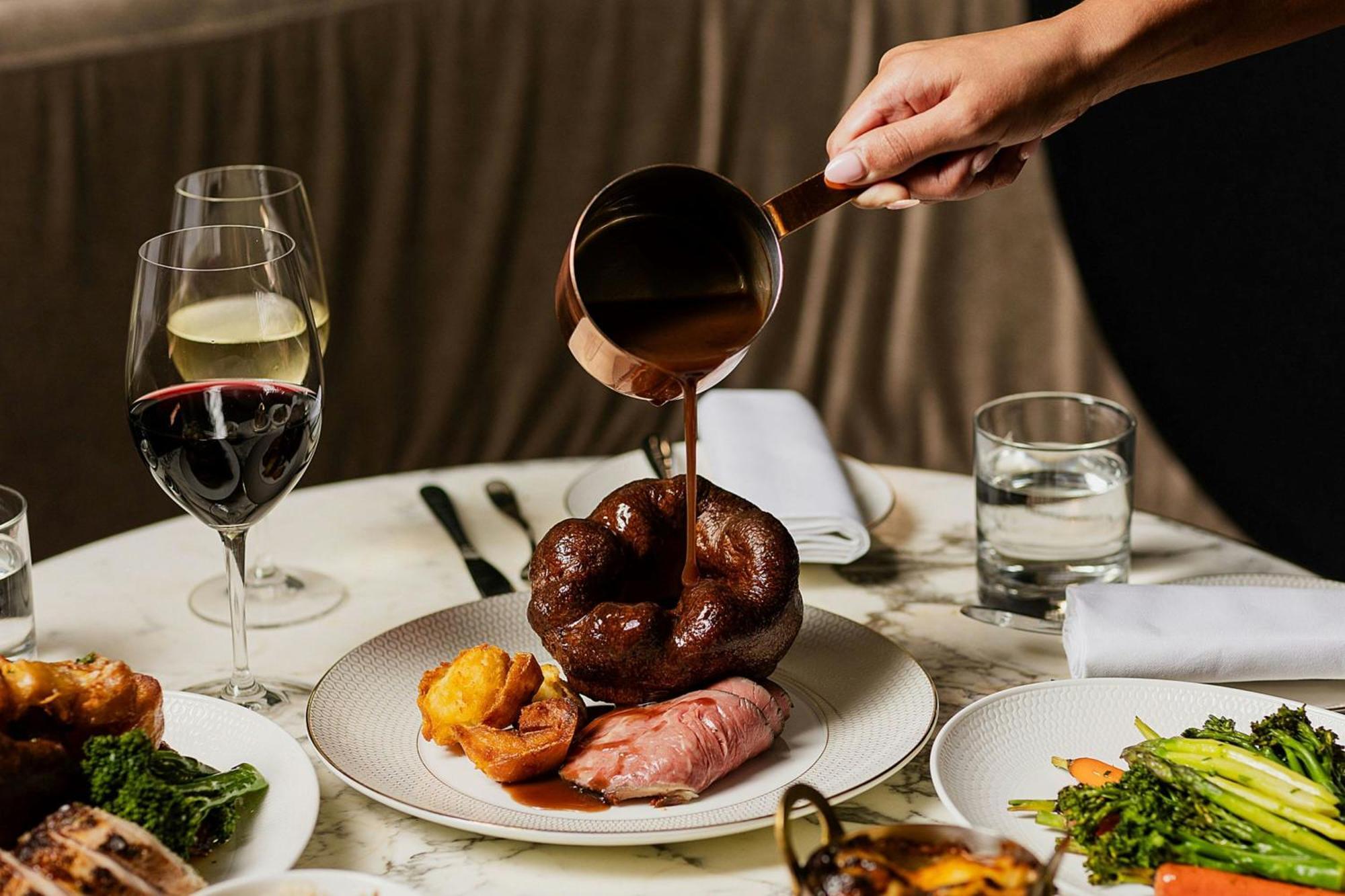 Stock Exchange Hotel, Manchester, Autograph Collection Экстерьер фото A traditional Sunday roast